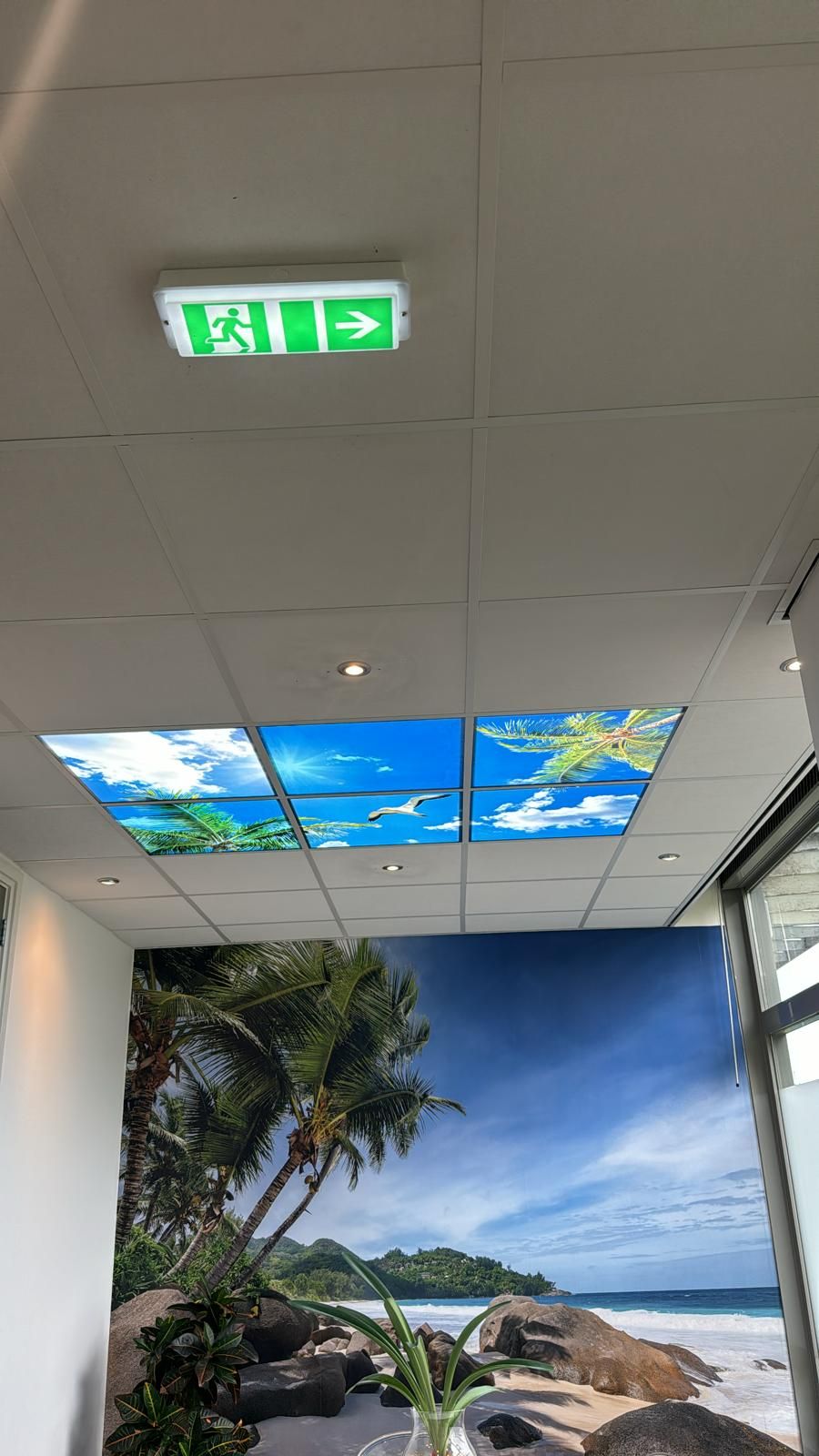 Wolkenplafond in een tandartspraktijk